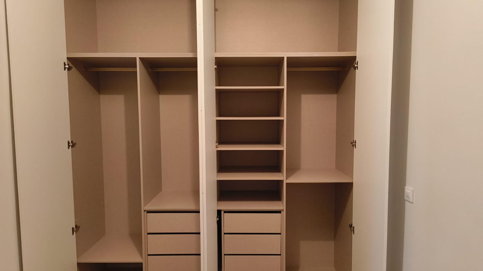 Vestidor de 4 puertas en Madrid